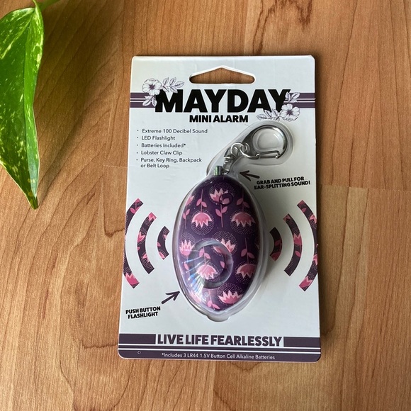 Mayday Mini Alarm Flashlight Keychain - Picture 4 of 9